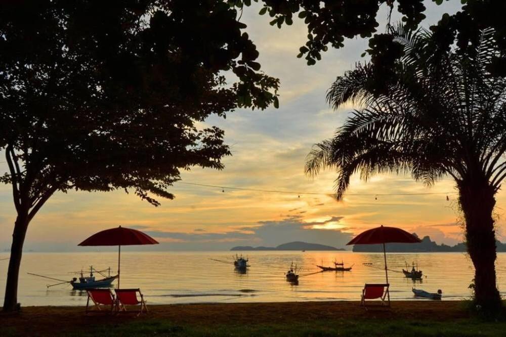 De Sea Almond Hotell Chumphon Exteriör bild